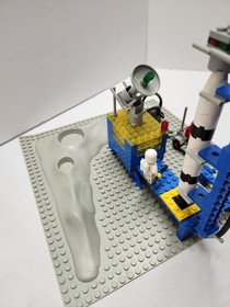 Lego Classic Space 483 Alpha 1 Rocket Base - 100% Complete w/ Manual & Minifigs