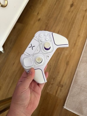PDP Victrix Pro BFG Wireless Gaming Controller Weiß für PS5, PS4, PC mit Zubehör