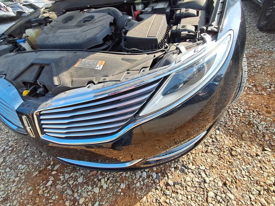 Used Front Bumper Assembly Front fits: 2015 Lincoln Mkz w/o automatic park Front Foto 2 de 4