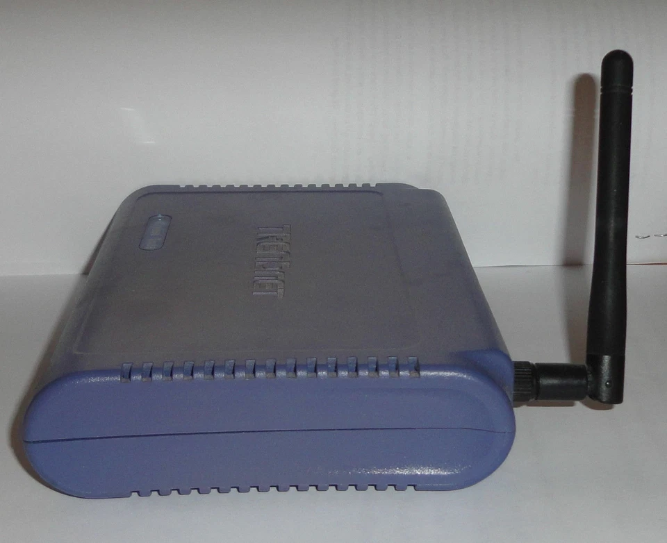 TRENDnet Model TEW-452BRP 108 Mbps 4-Port 10/100 Wireless G Router Home Network - Image 3 of 4
