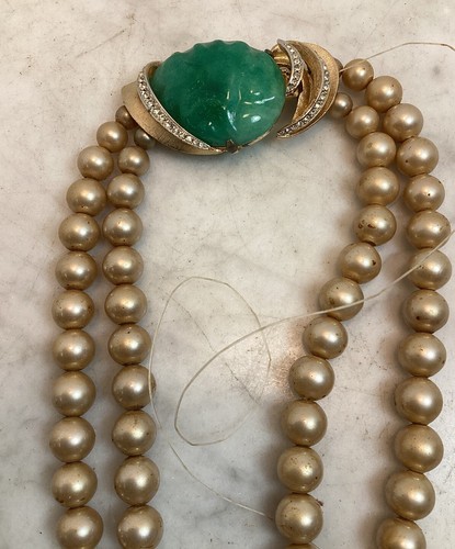 VTG Unsigned BOUCHER Triple Faux Pearl Peking Glass Rhinestone Necklace As Is - Picture 6 of 22