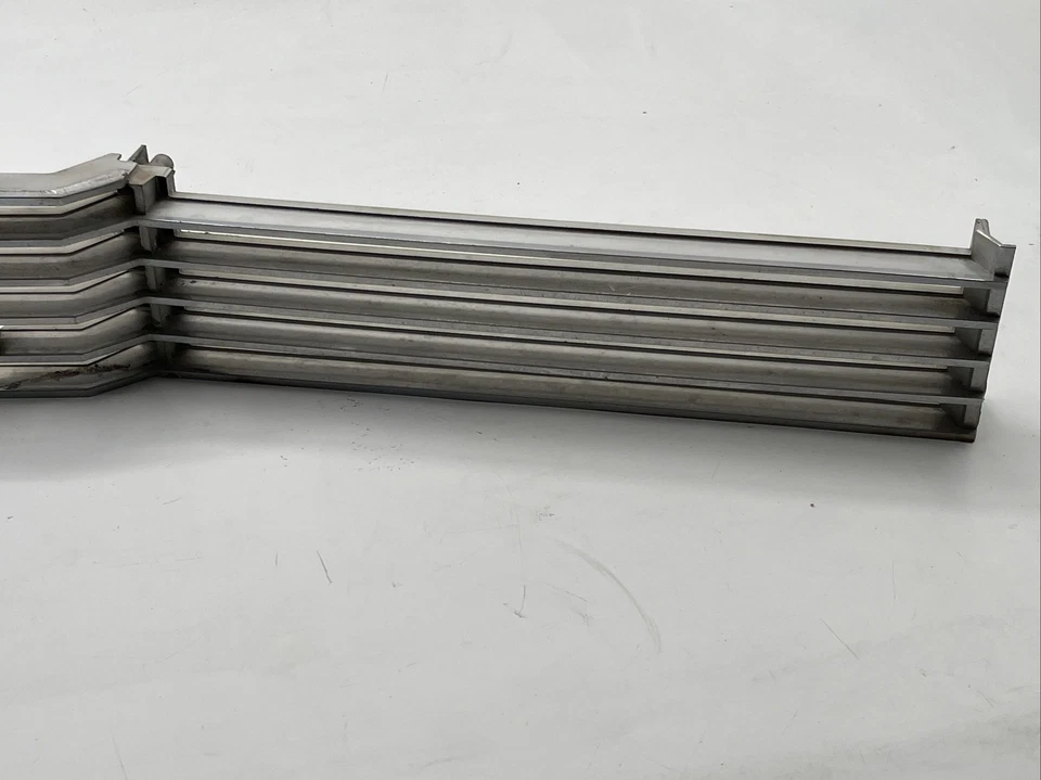 1983-1984 Oldsmobile Olds Toronado Front Grille Chrome grill with emblem OE READ - Image 2 of 4