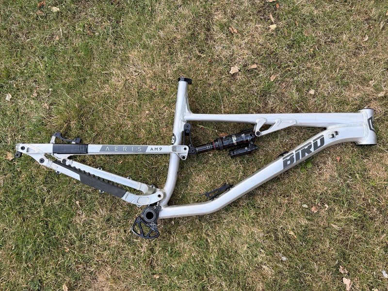 Bird AM9 V3 XL 29er Frame Rockshox Super Deluxe Ultimate + Spares