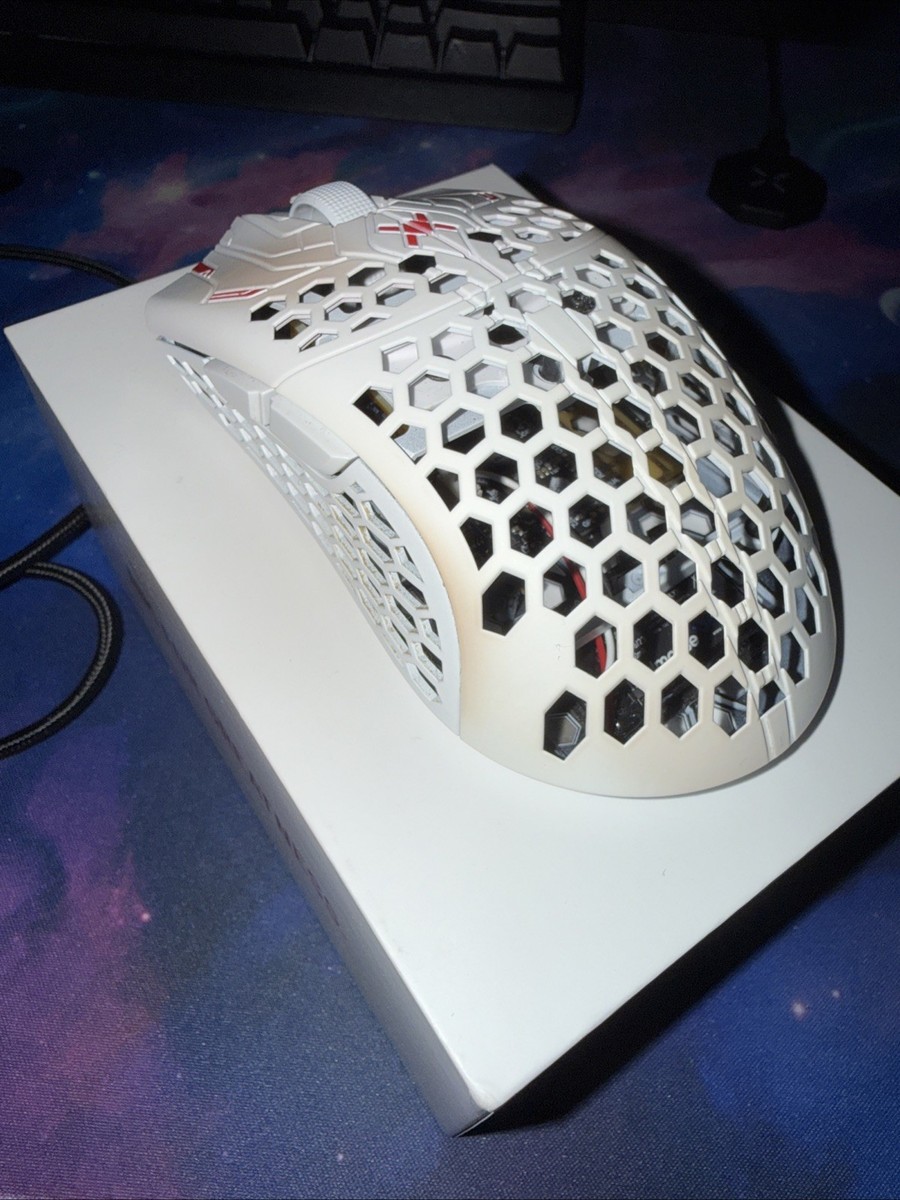 Finalmouse ULX Pro Series Aceu Lion Mouse Medium White - Stained