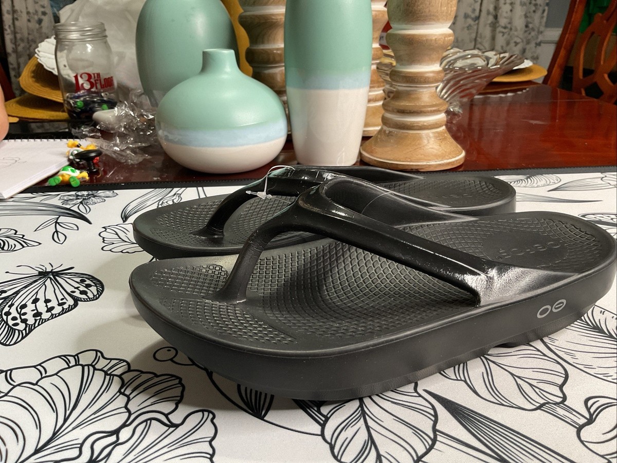 OOFOS　OOmega Black37 Amazon.com | OOFOS OOmega OOlala Recovery Sandal, Black