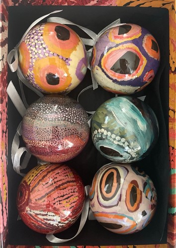 6 x ABORIGINAL CHRISTMAS TREE BAUBLES - HANGING, 8cmD - AUSTRALIAN, INDIGENOUS - Picture 2 of 9