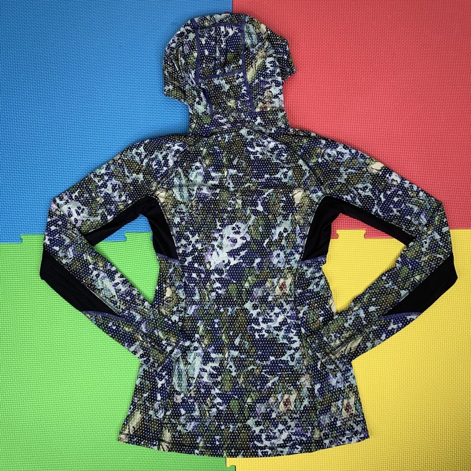 Lululemon Mujer Talla 2? Sudadera con Capucha Runbeam Floral Deportiva Blanca Multi/Negro  Foto 2 de 4