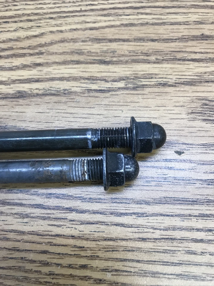 HONDA SHADOW VLX VT600 1988-2007, PIEZA PERNOS DE MONTAJE DEL MOTOR # 90102-MR1-000 Foto 2 de 4