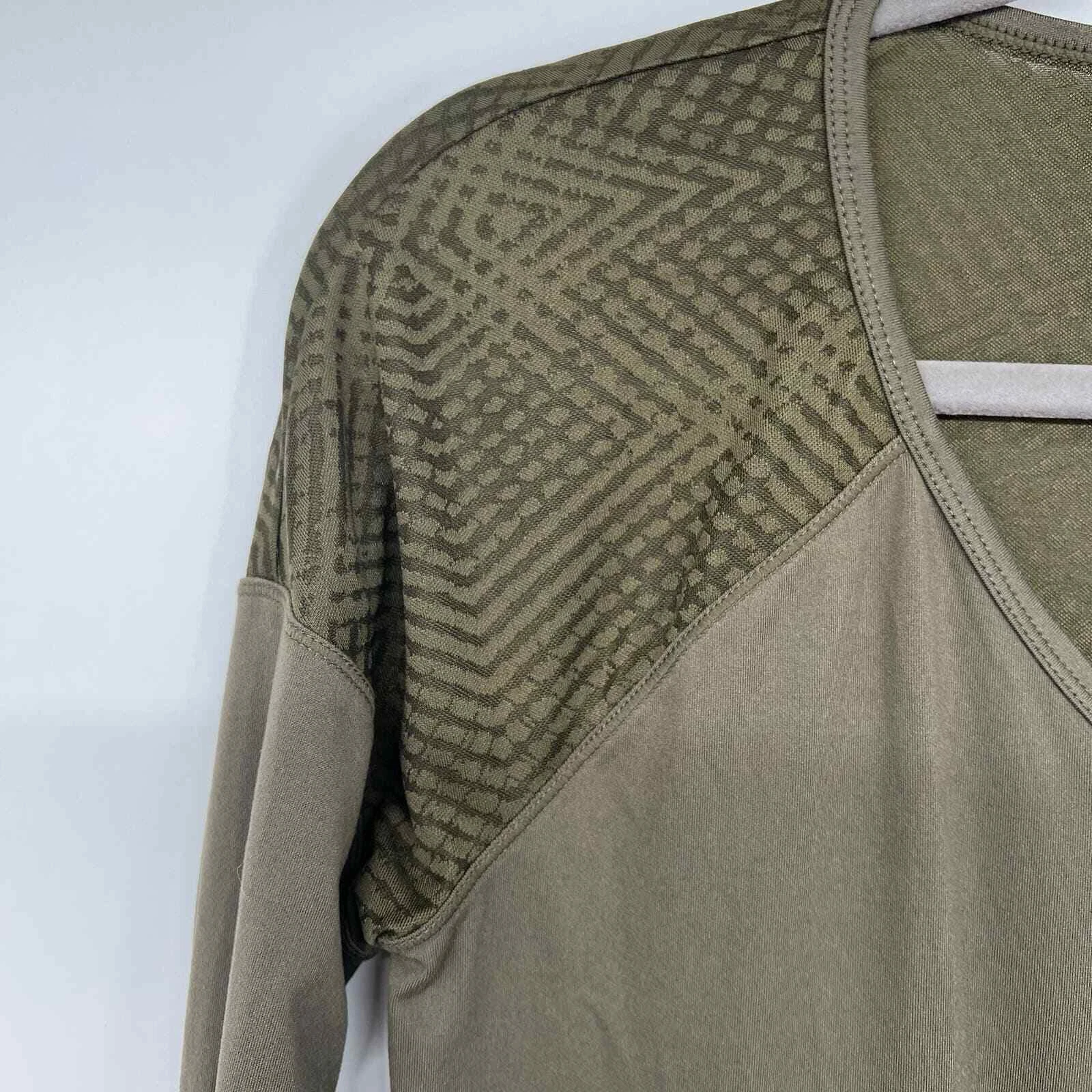lole long sleeve pullover workout activewear shirt