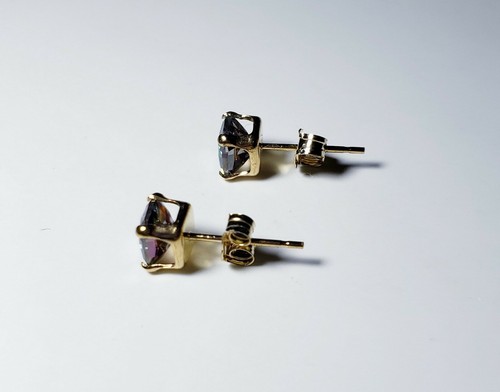 10k Yellow Gold Cushion Mystic Topaz post earrings/Aretes de Oro - Picture 7 of 7