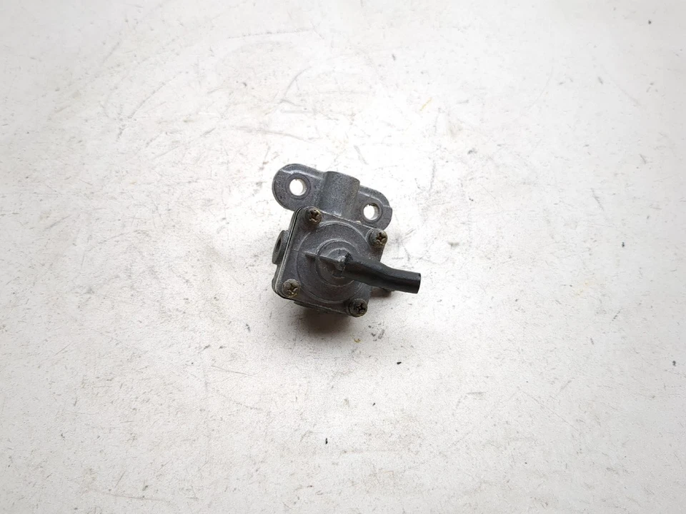 92-04 Suzuki VL 800 Intruder Petcock Gas Combustible Apagado Foto 3 de 4