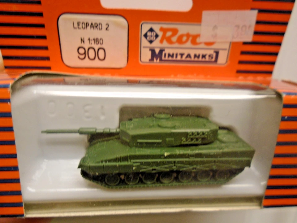 (3) ROCO/Austria MiniTanks- LEOPARD TANK  & ITALARI-Cossack Calvary figs & WW1 - Image 3 of 4