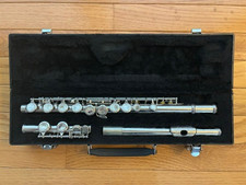 Bundy Silver Plated Closed-Hole Concert Flute with Hard Case