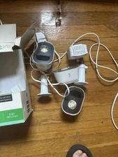 Arlo Security Light System – 3 Wire-Free Smart Lights (model ALS1103)