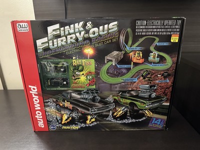 AUTO WORLD RAT FINK & FURRYOUS ELECTRIC RACING SLOT CAR TRACK SET 1/64 SCALE NEW