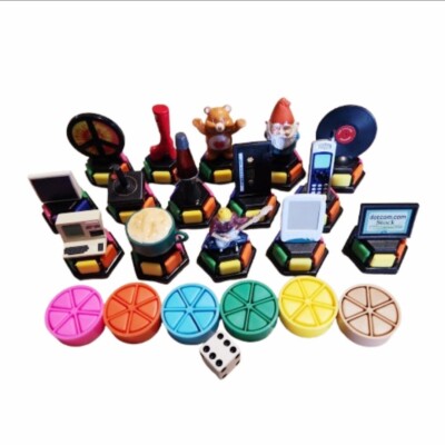 Trivial Pursuit- Replacement Pieces-Player Tokens/Holders-Multiple Editions