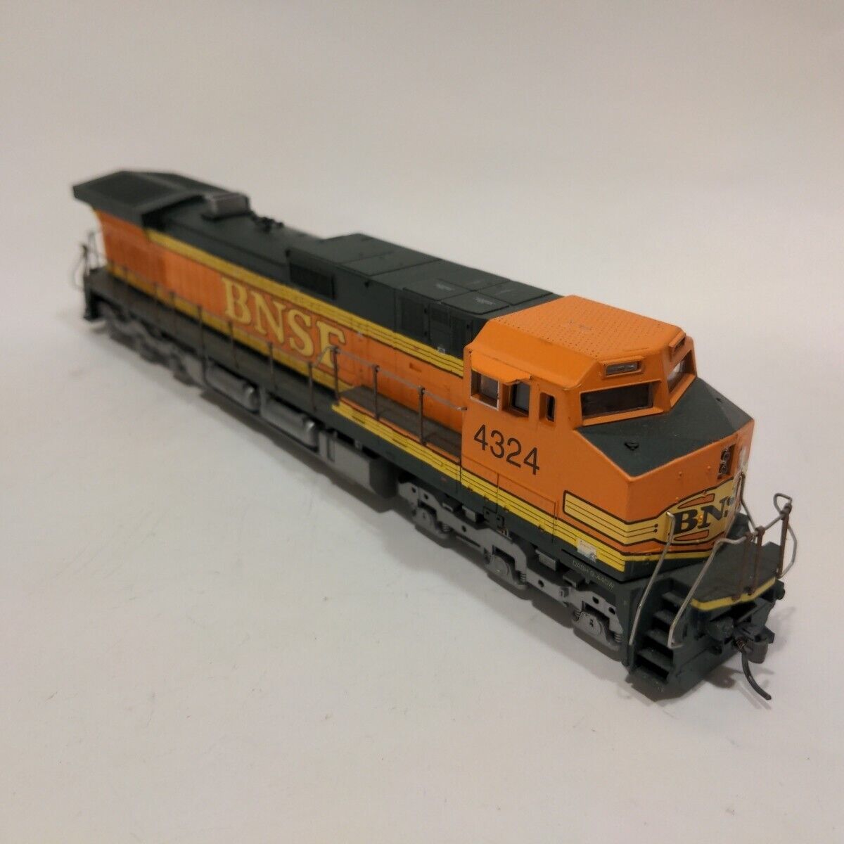 Athearn HO BNSF C44-9W Dash 9-44CW H2 Locomotive 4324 | eBay Athearn HO BNSF C44-9W Dash 9-44CW H2 Locomotive 4324 | eBay