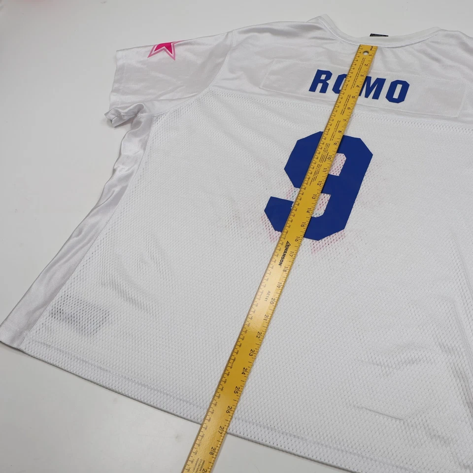 Camiseta Reebok Dallas Cowboys Rosa #9 Tony Romo Feminina 4XL Futebol NFL Branca - Imagem 3 de 4