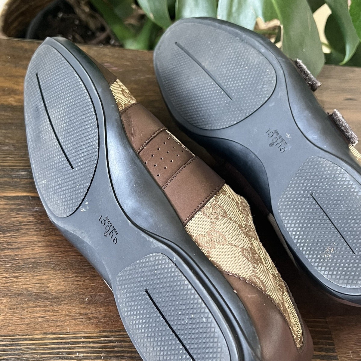 Gucci guccissima coated canvas men\'s wolf sneakers ✨Gucci✨Metallic Silver Men main image 2
