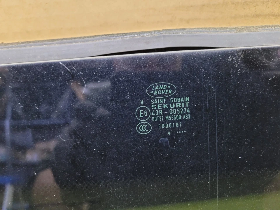 2003-2009 LAND ROVER RANGE ROVER HSE L322 Sunroof Glass Panel 898697058 OEM - Image 2 of 3