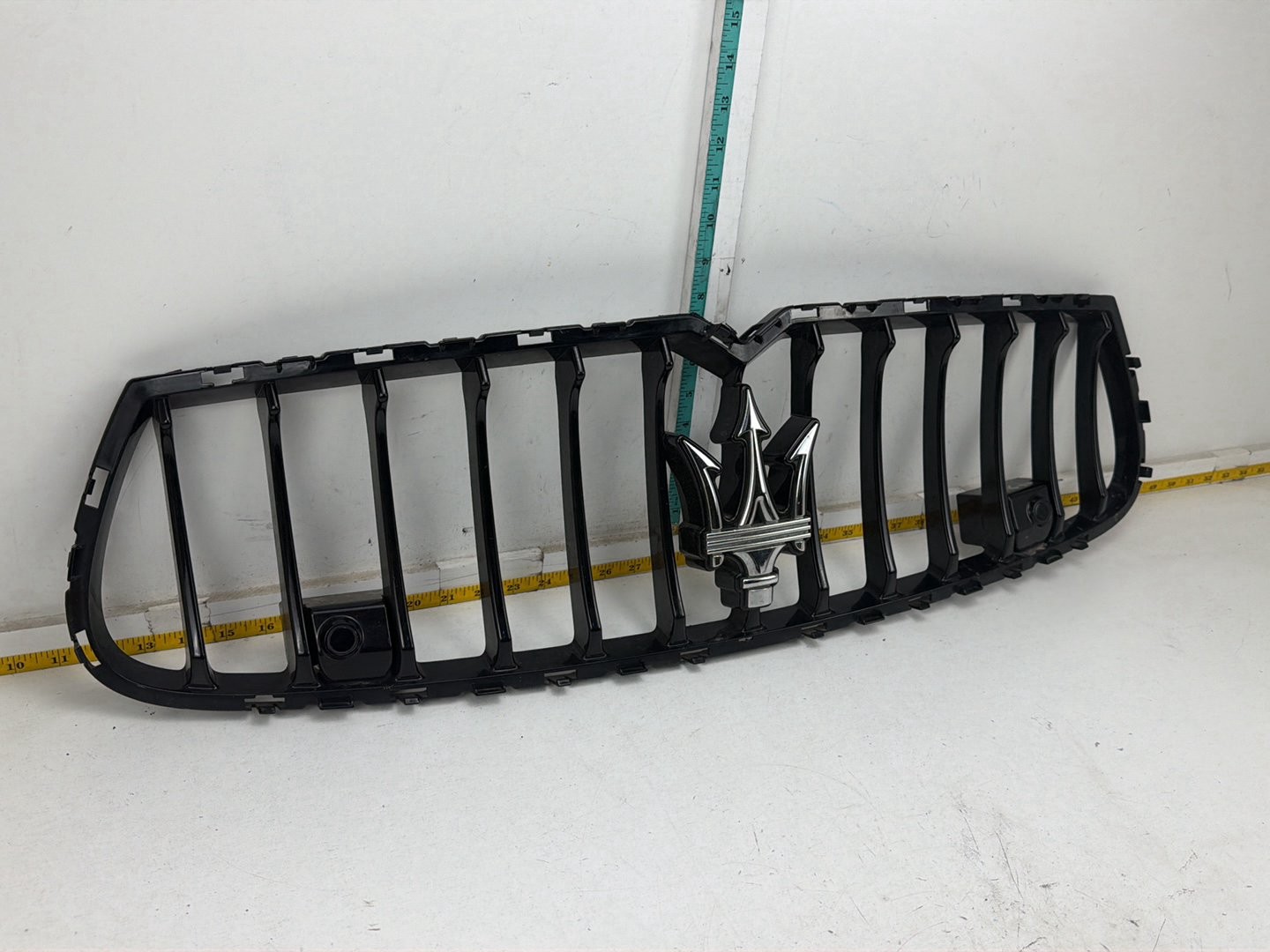 Maserati Ghibli 2014-2017 Front Center grille