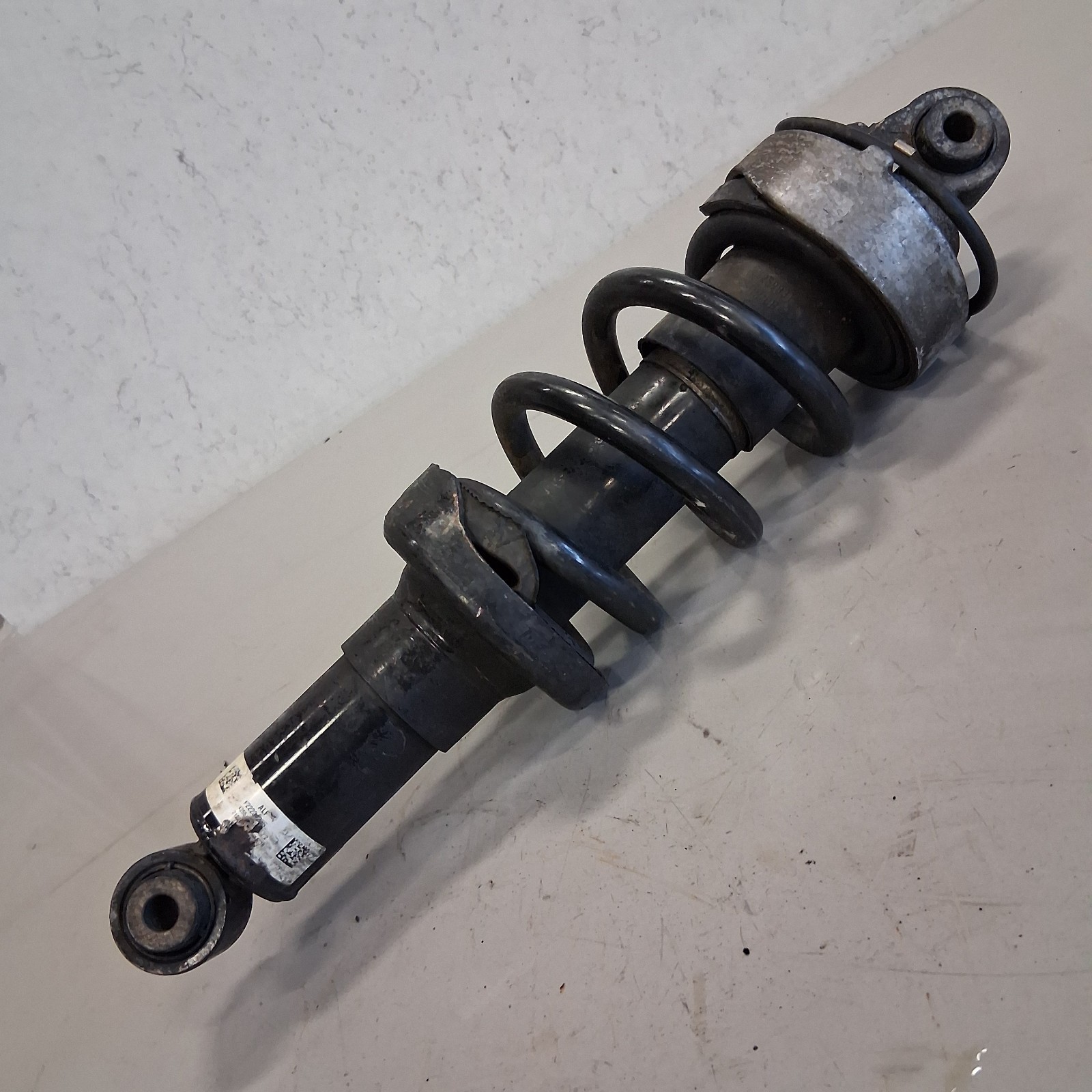 2011-2015 Audi R8 front air suspension shock absorber strut spring OEM