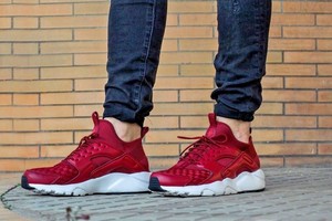 nike air huarache run ultra se red