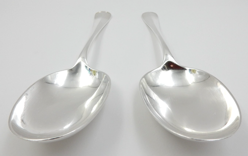 LOT VINTAGE DE 2 CUILLÈRES DE SERVICE ATKIN BROS. EP A1 POINÇON ARGENT 9", Royaume-Uni - Photo 6/13