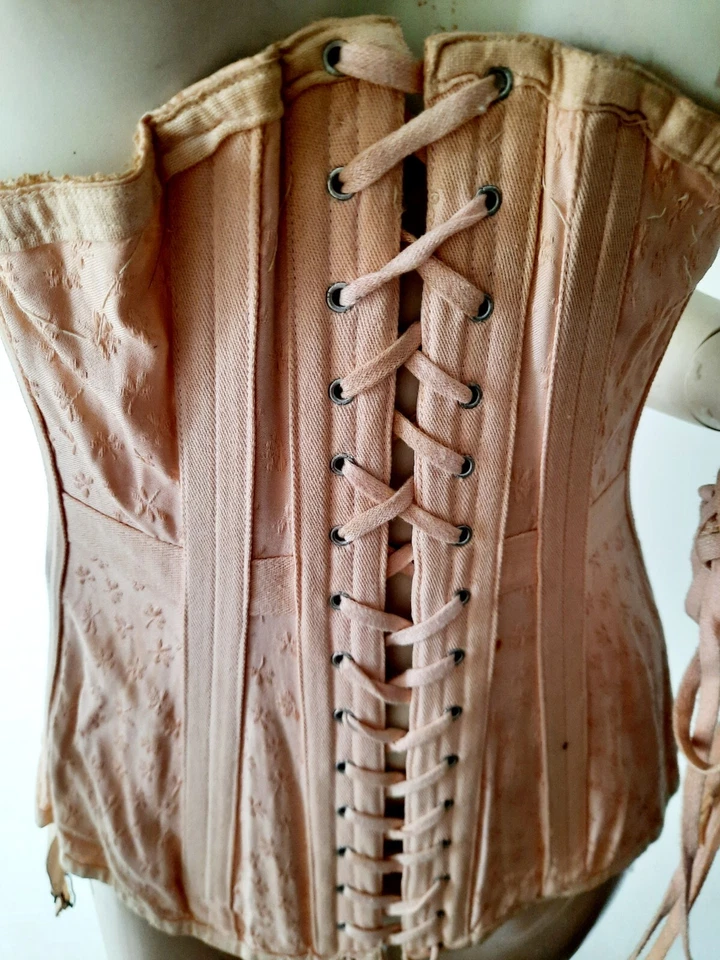 Victorian-Edwardian Pale Pink Corset, Size S: Enchanting & Sensual, 100% Cotton - Image 2 of 4