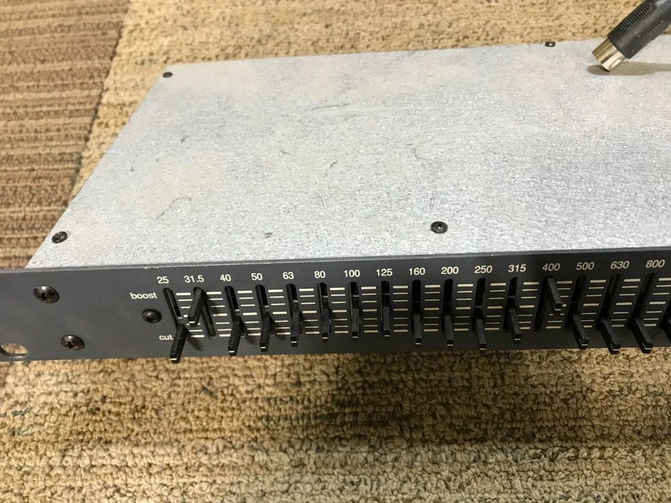 Advantage BiAmp mEQ301 Micro Equalizer Rack Mount  - NOT TESTED * - Image 3 of 4