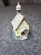 Faller HO B-208  Grocery Store With Accessories  Fully Assembled 