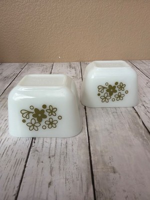 Set of 2 Pyrex Spring Blossom Green Crazy Daisy Refrigerator Dish