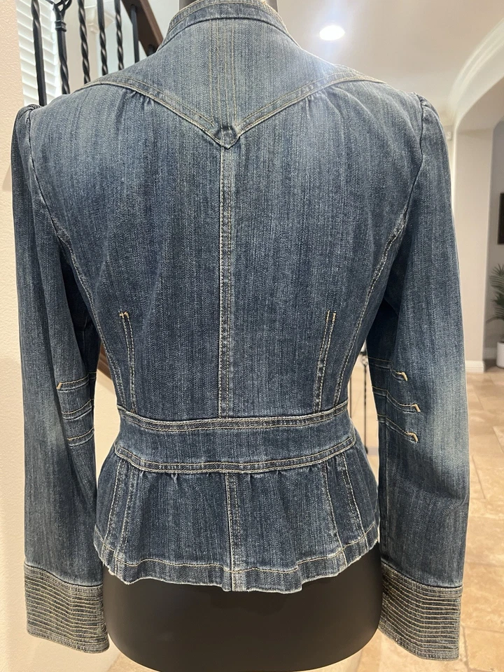 Chaqueta de jean INC International Concepts para mujer azul con botones delanteros - talla pequeña Foto 3 de 4