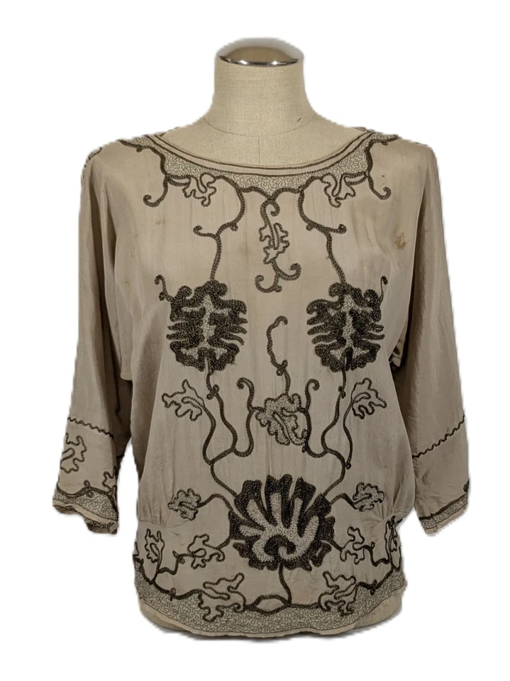 Blusa de seda años 20 cuentas bordado proyecto para limpiar restaurar patrón tela estudio Foto 2 de 4
