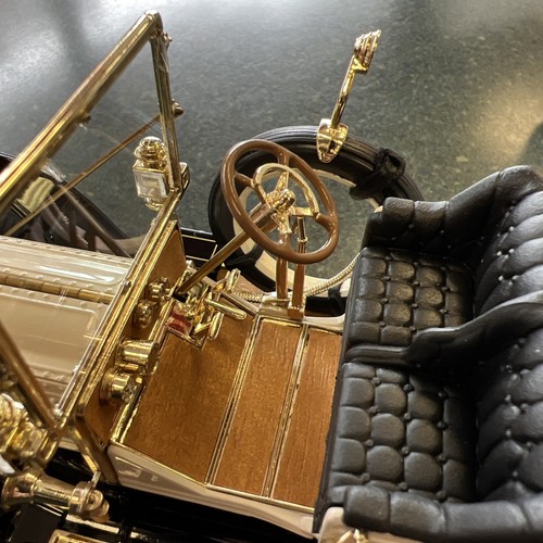 Franklin Mint 1:24 Scale Die-Cast 1912 Packard Victoria - Picture 6 of 7