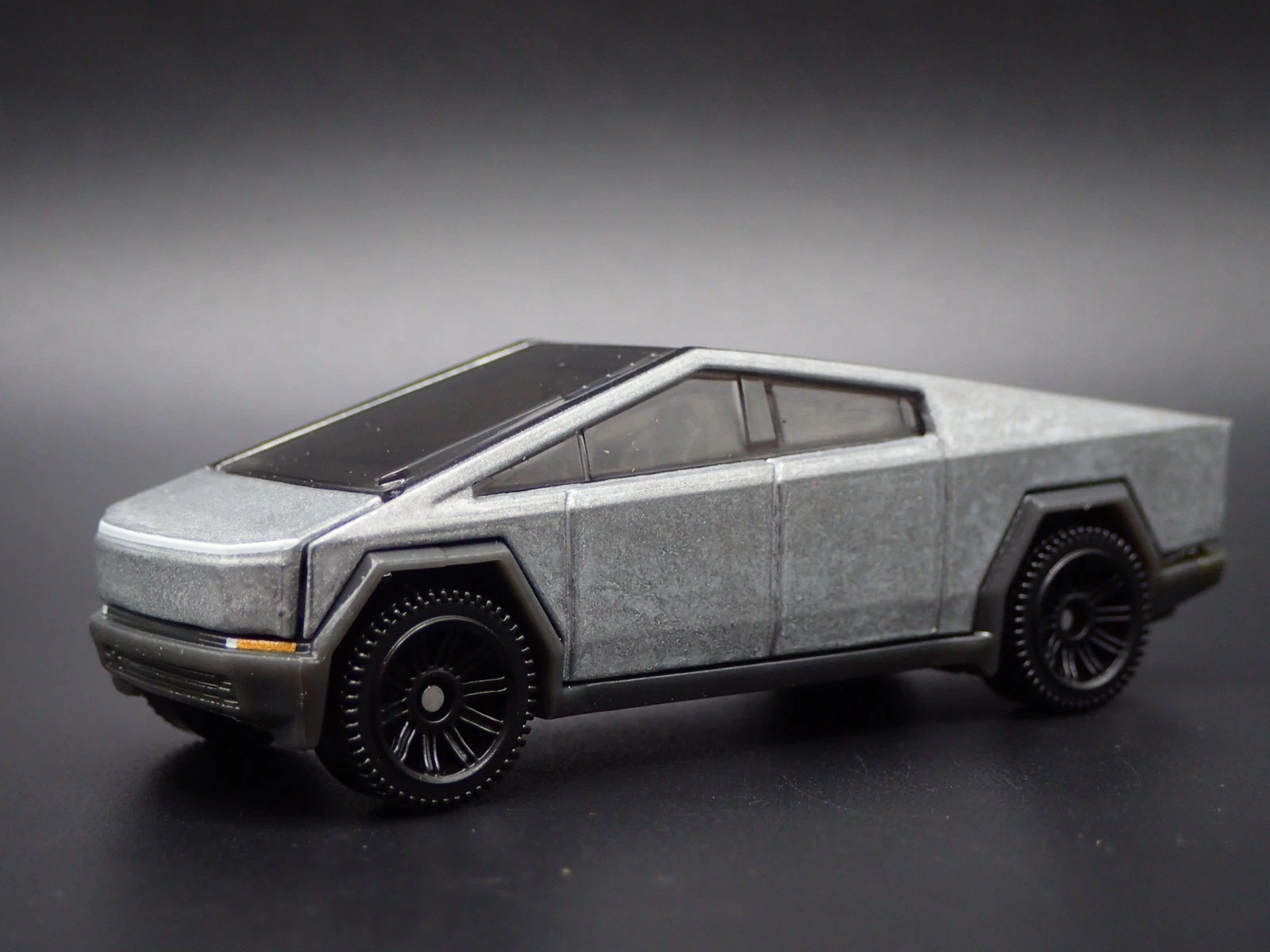 Tesla Cybertruck (Scale Model)