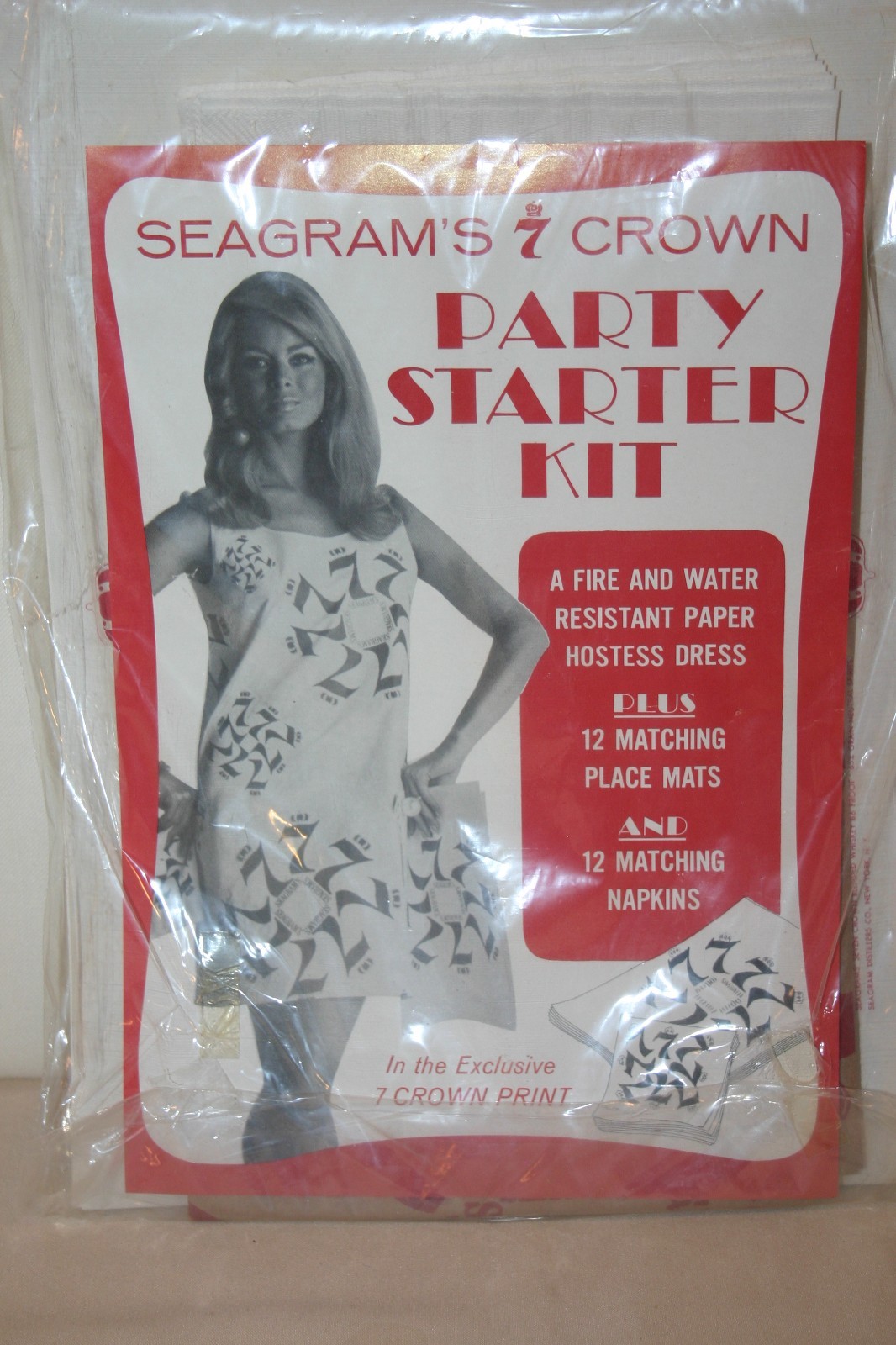 VTG Seagrms 7 Crown Paper Hostess Dress & Party Goods B-242
