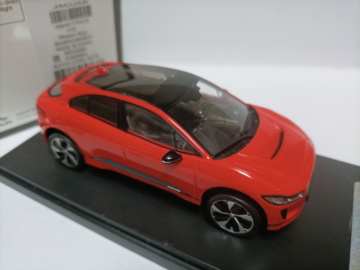 TSM 1:43 Jaguar I-Pace SUV 2017 Proton Red Pure Electric Concept