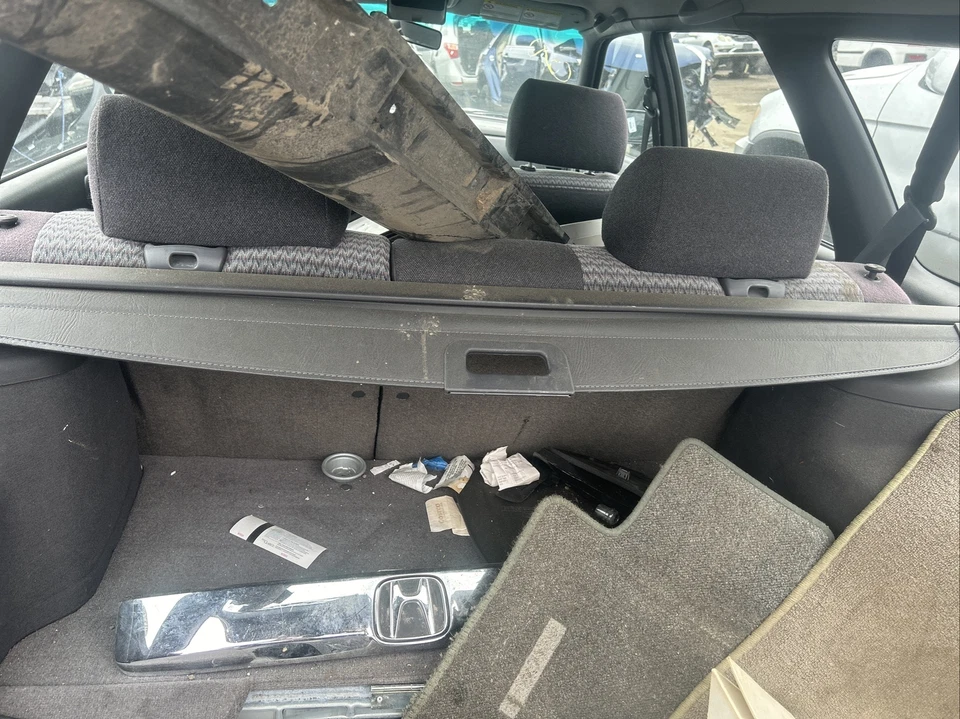 Subaru Legacy Outback 1995-1999 cubierta de carga privacidad asiento trasero reposacabezas Foto 2 de 2