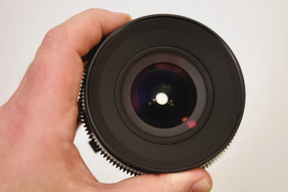 Zeiss CP.3 21mm T2.9 cinema lens Arri PL mount compact cine prime - full frame - Image 3 of 4