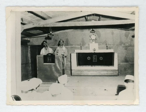 # 11  OLD WW2 MILITARY PHOTO SOLDIERS  FIELD SYNAGOGUE SERVICE SNAPSHOT