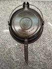 Wagner Ware Sidney O No.1408 Cast Iron Waffle Iron Complete w/ Base 1925