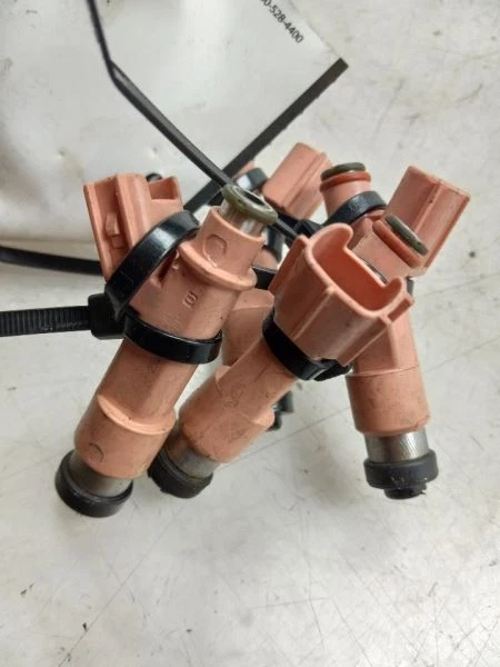 JUEGO INYECTOR COMBUSTIBLE TOYOTA PRIUS 1.5L 12-19 Foto 3 de 4