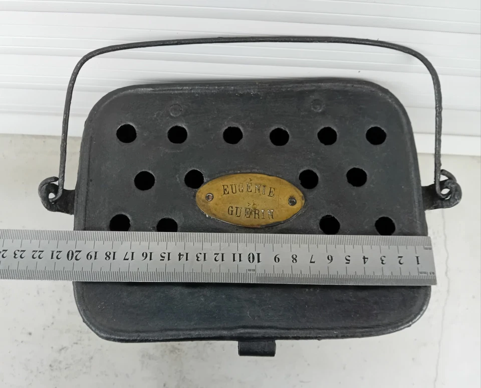 Chaufferette ancienne EUGENIE GUERIN fonte porte braises charbon chauffe - Photo 3/4