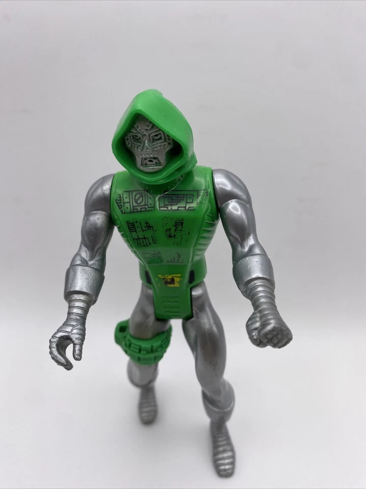 Figura de acción de colección de cómic Dr Doom Marvel Secret Wars 1984 Foto 3 de 4