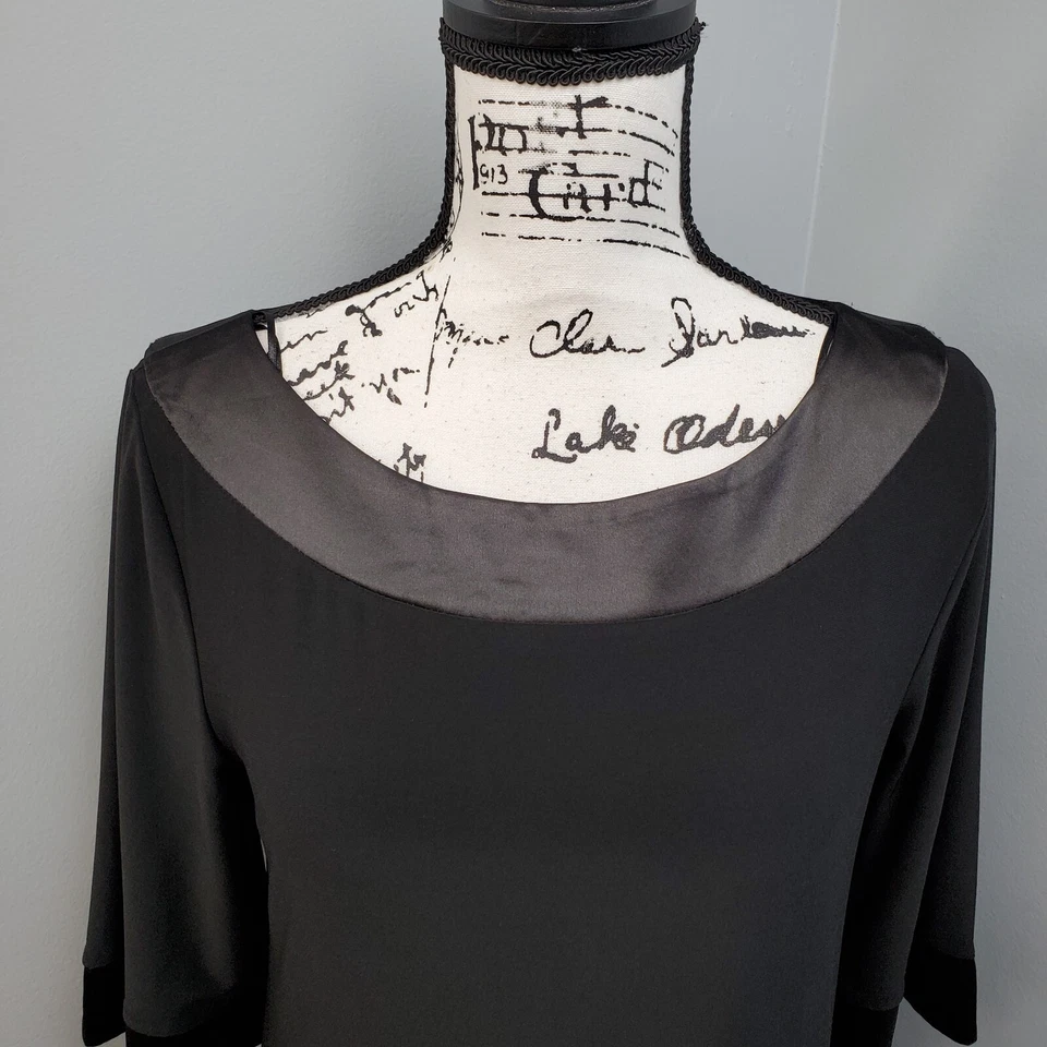 Vestido recto de sangría para mujer 10 negro satinado manga 3/4 cuello barco bolsillos laterales Foto 3 de 4