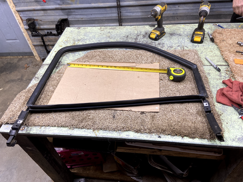 2000-2003 Suburban LEFT FRONT DOOR GLASS SEAL