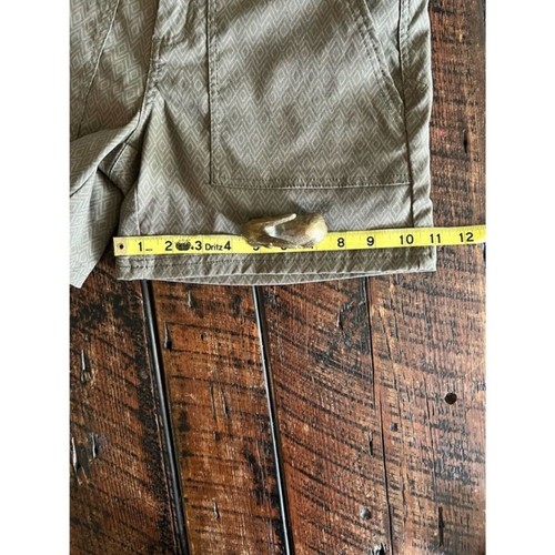 Womens Green prAna lightweight walking shorts, Size 6 - Picture 10 of 16