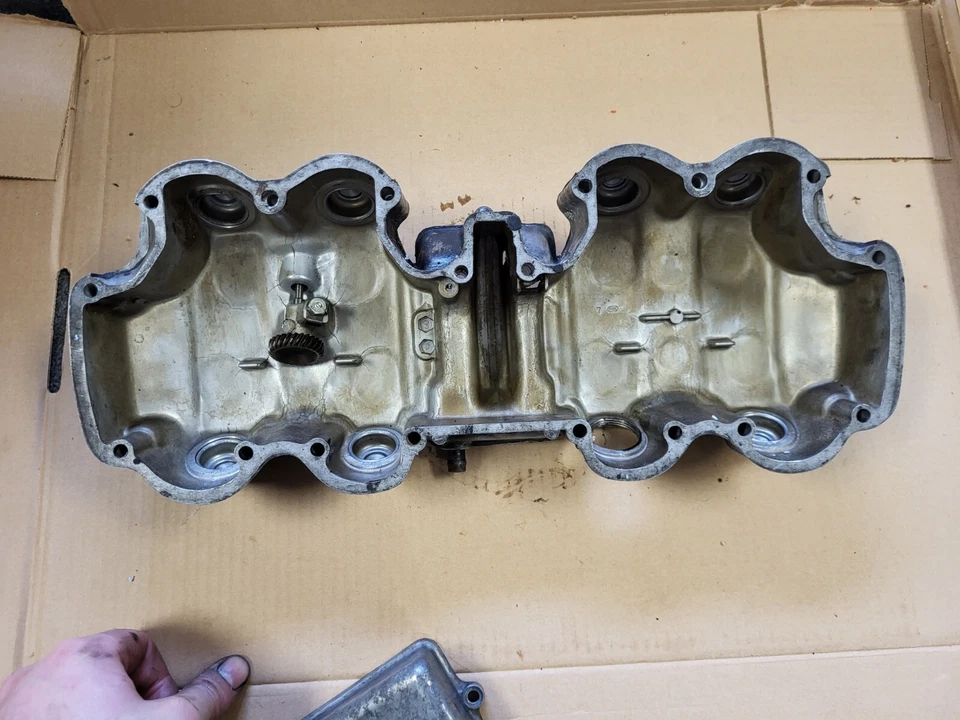 Honda CB750K 1978 cuatro HM622 cubierta de válvula de cabeza Foto 2 de 4