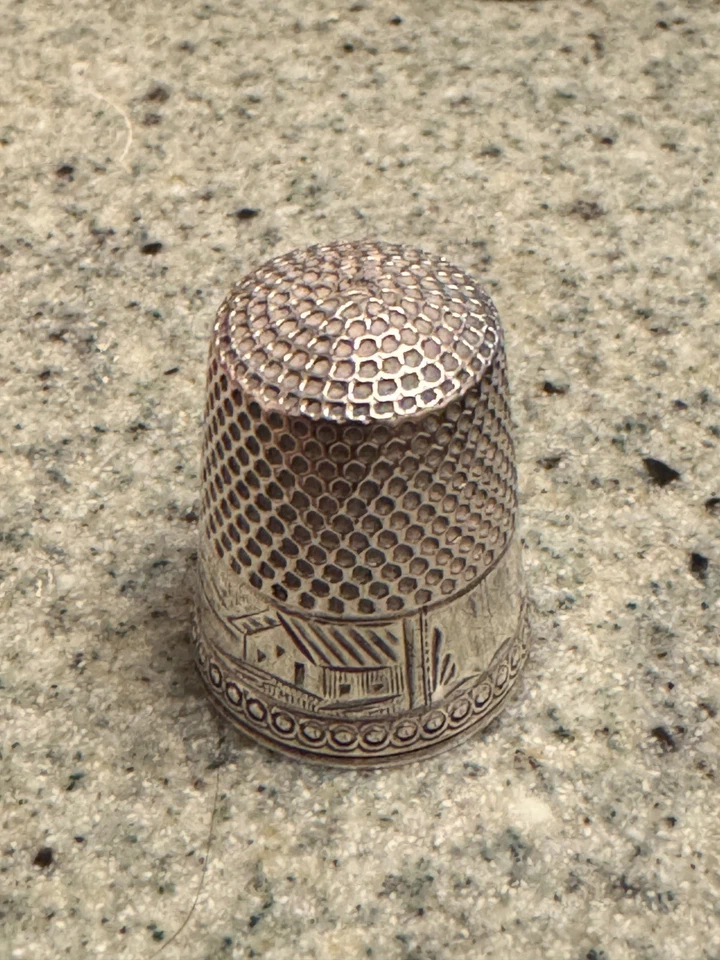 Dedal de plata esterlina, H. Muhr Sons, casa, granero, remeros en Mountain Lake, 5,4 g Foto 3 de 4